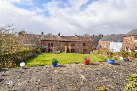 Red Lion Barn Rear Garden B.jpg