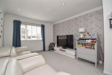 15 Macadam Way Living Room C.jpg