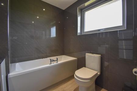 High Garth Bathroom C.jpg