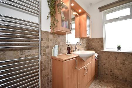5 Carleton Road Bathroom B.jpg