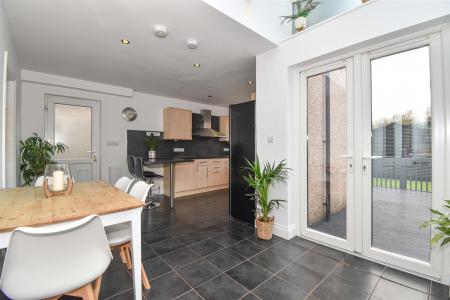 5 Carleton Road Dining Kitchen A.jpg