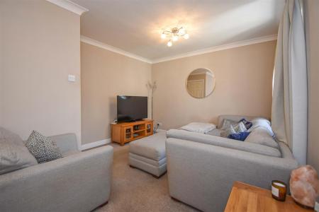 10 Hothfield Court Living Room B.jpg