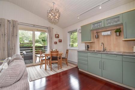 62 Gelndowlin Lodges Kitchen B.jpg