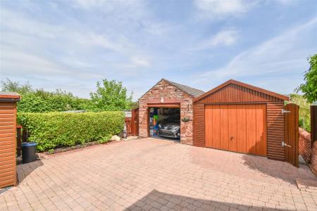 Stonehaven Garages.jpg