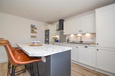5 Woodland Way Kitchen A.jpg