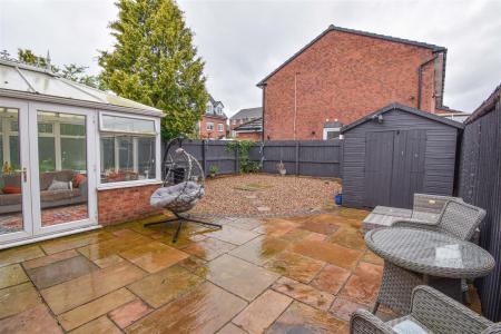23 Balmoral Close Garden.jpg