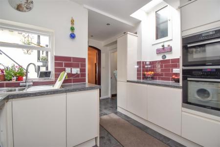 2 Fell Lane Kitchen C.jpg