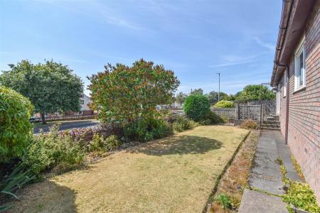 5 White Ox Way Rear Garden A.jpg