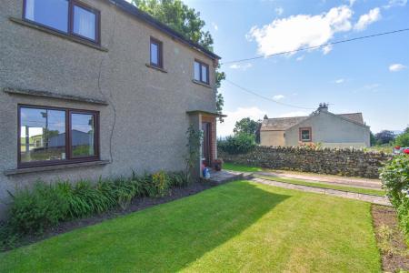 1 Bank View Front Garden B.jpg