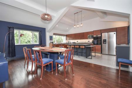 Cottesloe Dining Area.jpg