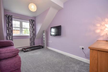 38 Meadow Close Bedroom 2 b.jpg