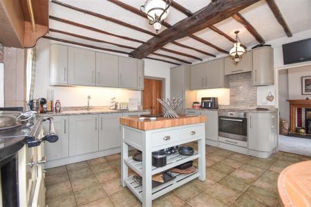 Farmhouse Style Kitchen