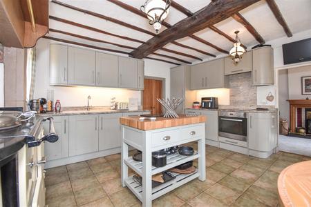 Farmhouse Style Kitchen