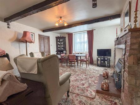 Sitting/Dining Room
