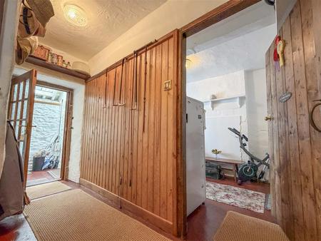 Side Passage