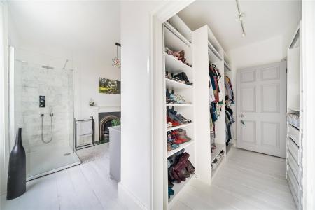 En Suite/Dressing Rm