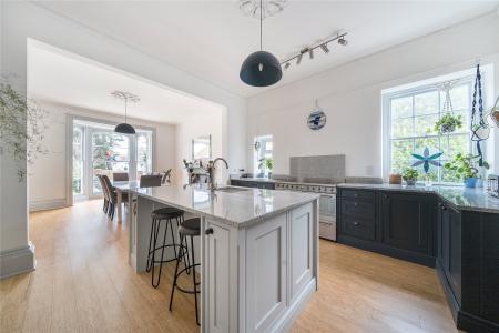 Kitchen/Dining