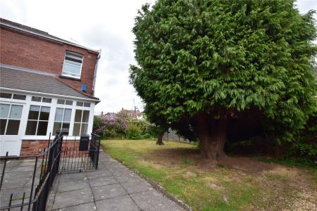 Rear Communal Garden