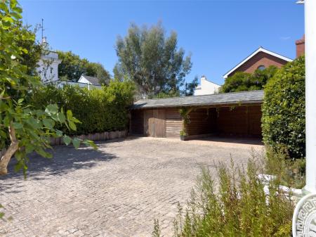 Driveway/ Car Port