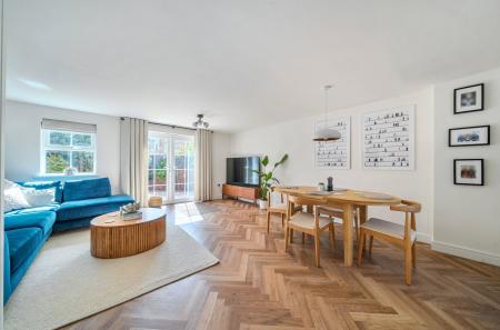 Sitting/ Dining Room