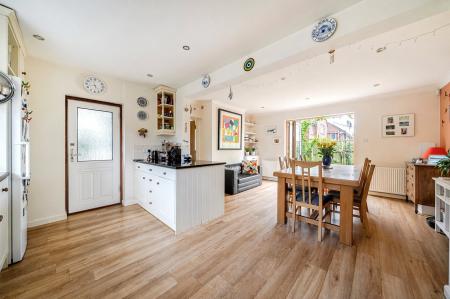 Kitchen/Dining