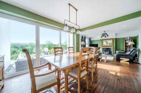 Dining/ Family Room