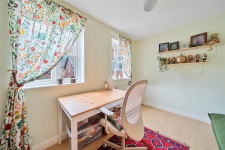 Bedroom/Study