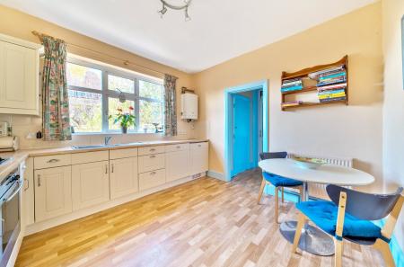 Kitchen/Breakfast Rm