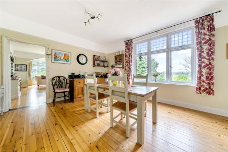 Kitchen/Breakfast Rm