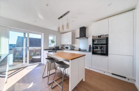 Kitchen/Breakfast Rm