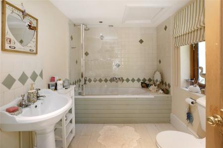 Grd Floor En-Suite