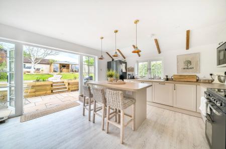 Kitchen/Breakfast Rm