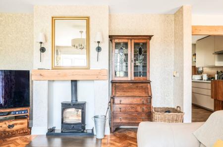 Sitting to Kitchen