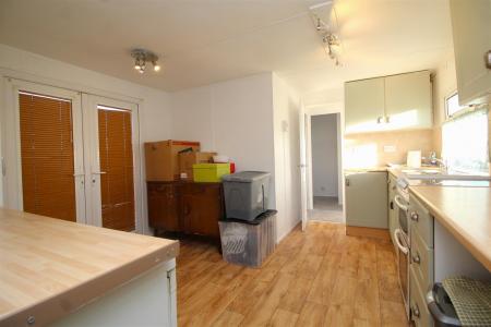 kitchen diner 1 .JPG