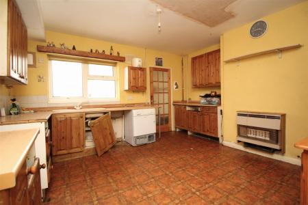 kitchen diner 1 .JPG