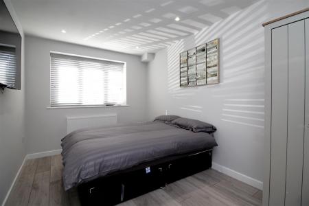 bedroom 5 image 2 .JPG