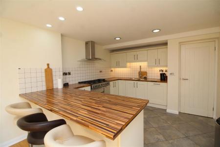 kitchen 1.JPG
