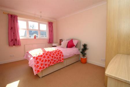 bedroom 2.JPG