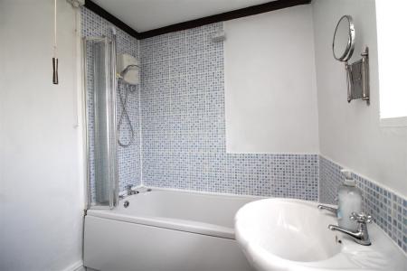 bathroom .JPG