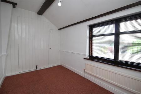 bedroom 2 .JPG