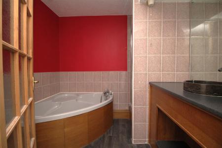 bathroom .JPG