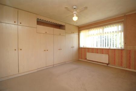 bedroom 1.JPG