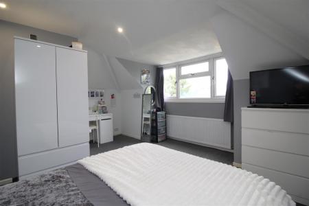 bedroom 2 2 .JPG