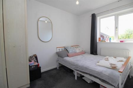 bedroom image 3.JPG