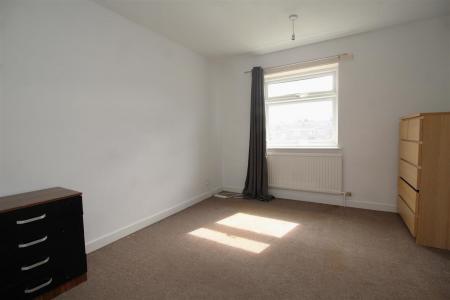 bedroom 1.JPG