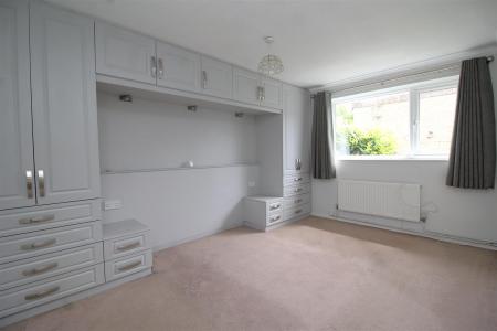 bedroom 1 .JPG