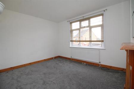 bedroom 1 .JPG