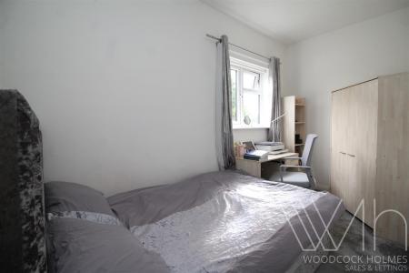bedroom 4.JPG