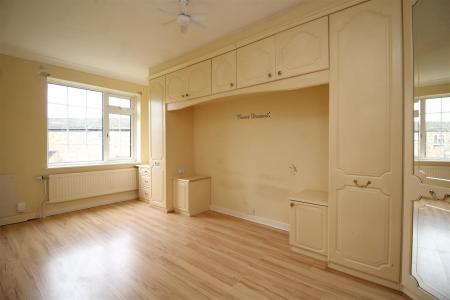 bedroom 1 .JPG