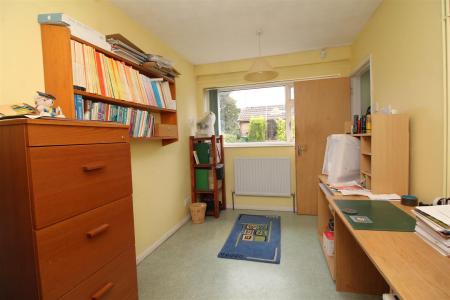 bedroom 2 .JPG
